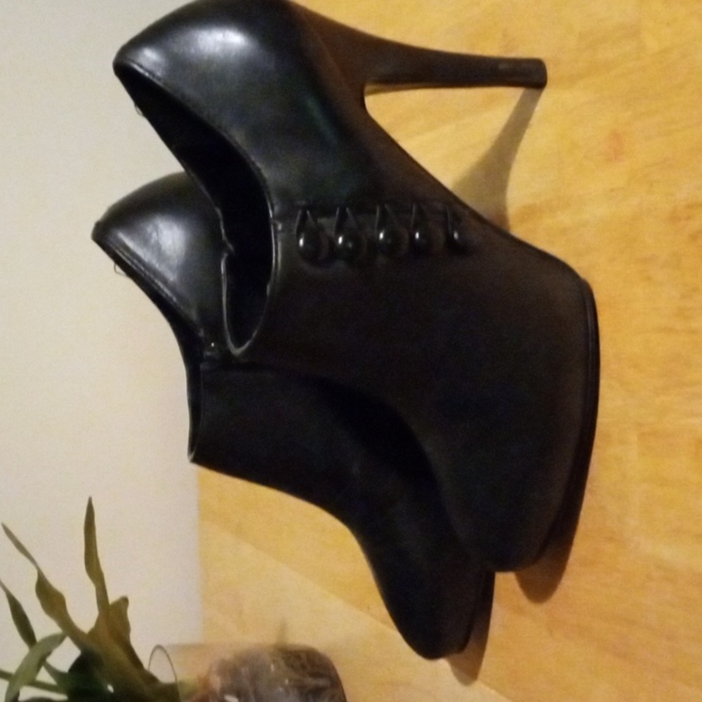M.P.S. BLACK LEATHER ZIP UPS BUTTON UP STILETTO ANKLE BOOTS 8.5 APPROX. 5" HEEL